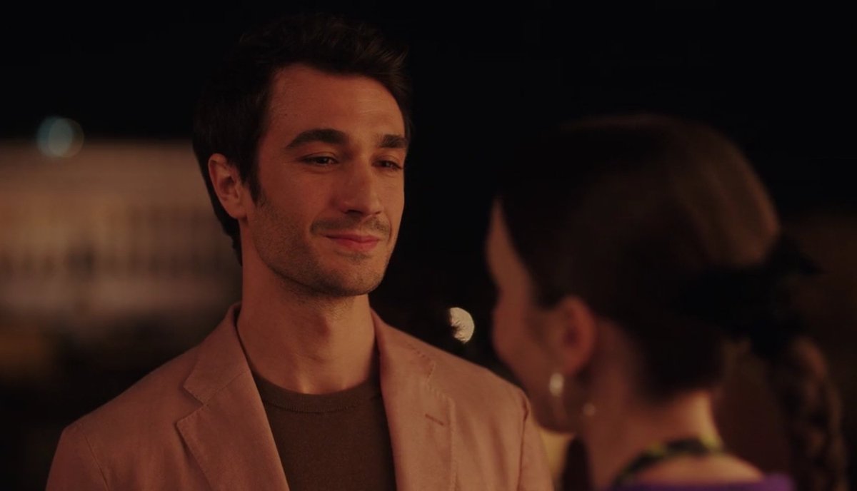 lonelystt's tweet photo. okayy so they totally ruined gabriel's character so i'm officially team marcello now
#emilyinparis https://t.co/bvBE8IzjIF