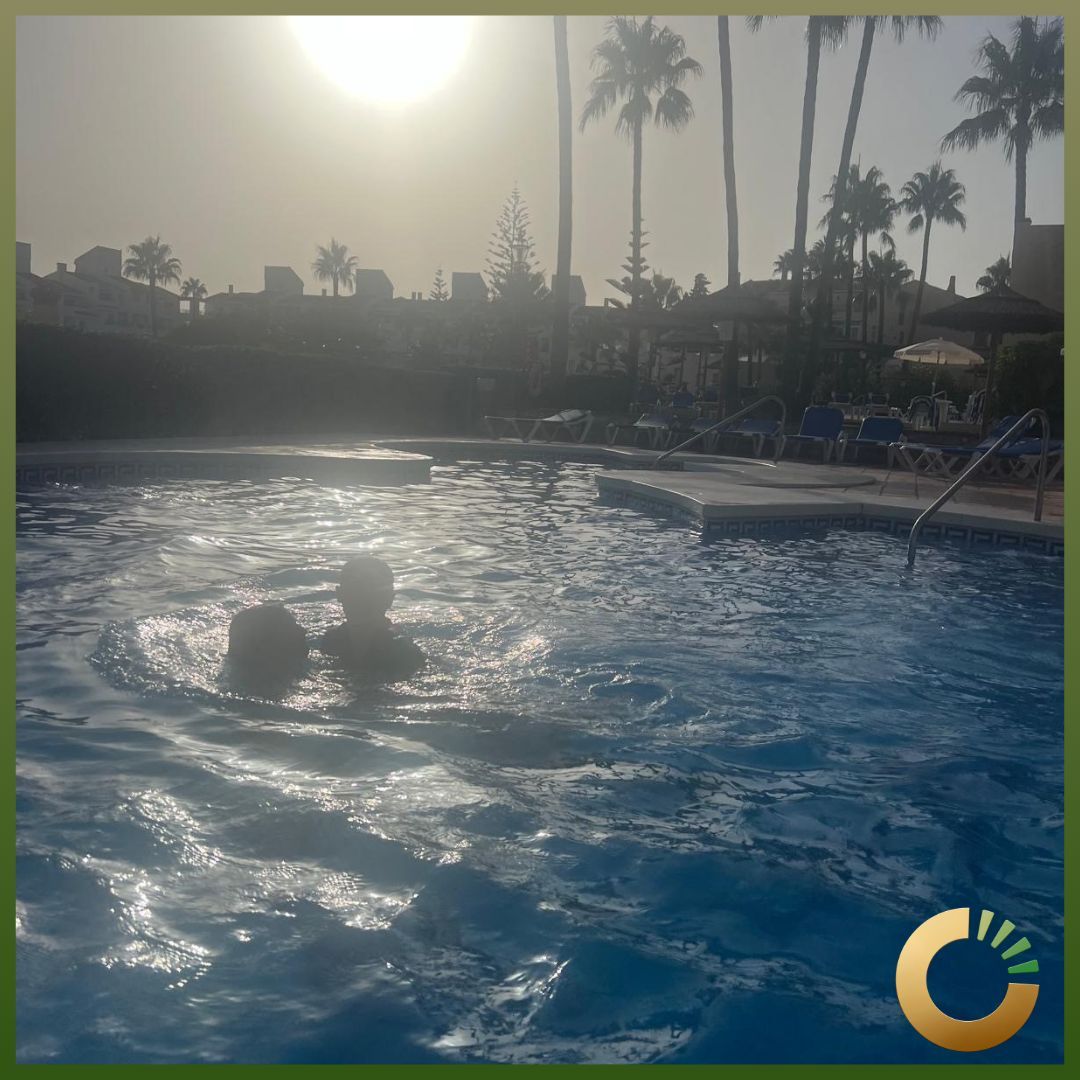 giveustime's tweet image. Some summer sun to round off the week - read more about Glenn and his family here buff.ly/4emt9z9 

#Forcesfamily #timetogether