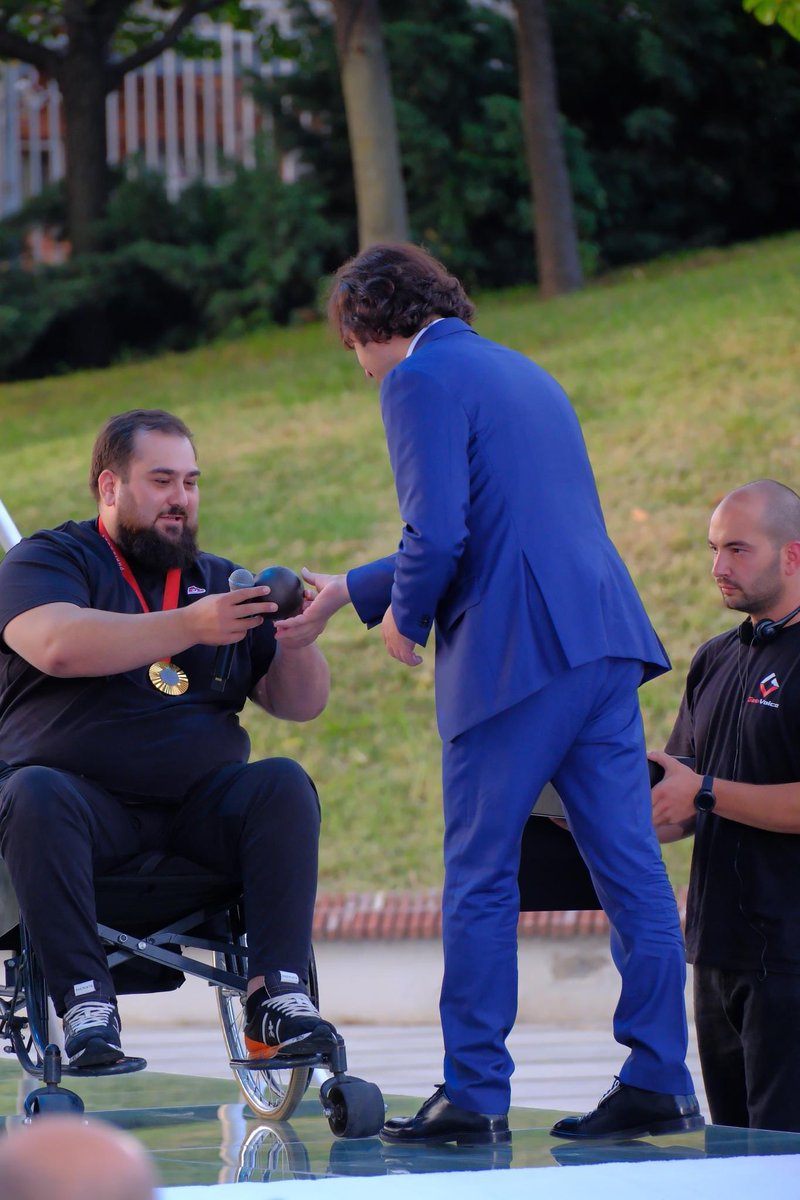 GeorgianParaly1's tweet photo. Paralympics winner and world record holder Giga Ochkhikidze presented to @PM_Kobakhidze the shot with which he won the 17th Paralympic Summer Games in Paris and set a world record.
#paris2024🇫🇷 
#geoparalympic 🇬🇪 https://t.co/sceuUcXH8x