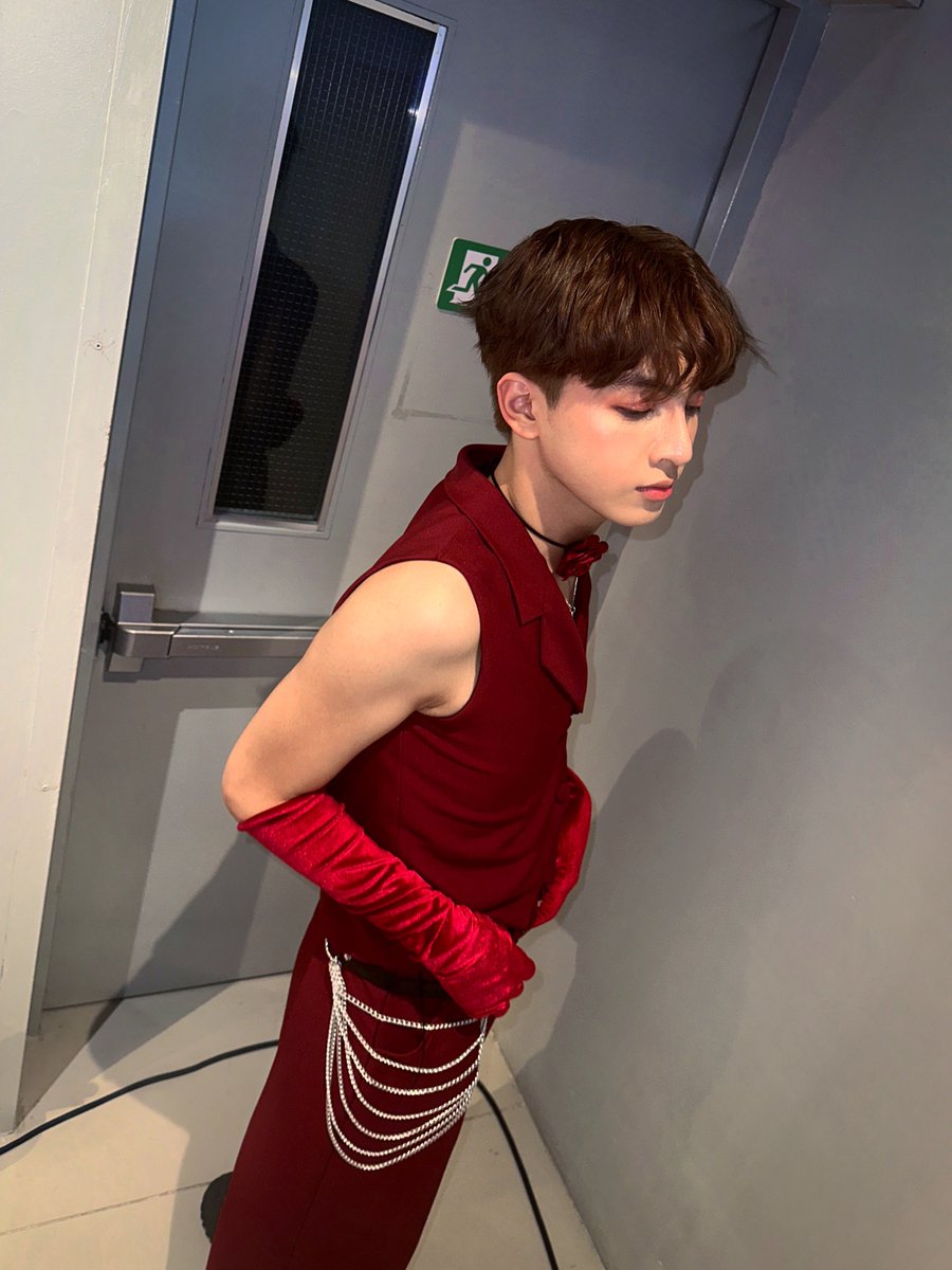 frnzchuaa's tweet photo. namumula 🥀 https://t.co/6IL0jThqLz