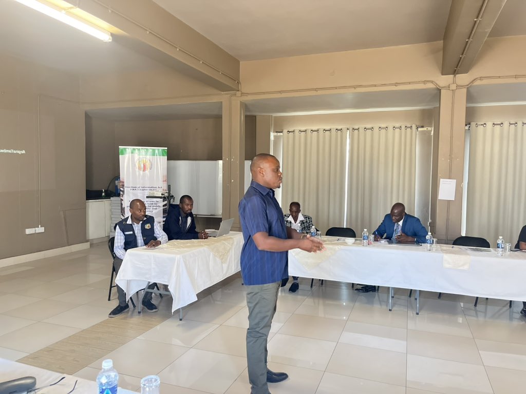 Zim_Media_Com's tweet photo. 📍Hwange

We're hosting a training workshop for Heads of Entities/Information Officers from across Matabeleland North to promote the #FreedomofInformationAct &amp; enhance compliance and #accesstoinformation 

#FOIA @SAPST @MISAZimbabwe @Zimcodd @YetTrust https://t.co/cGqeQlBVWs