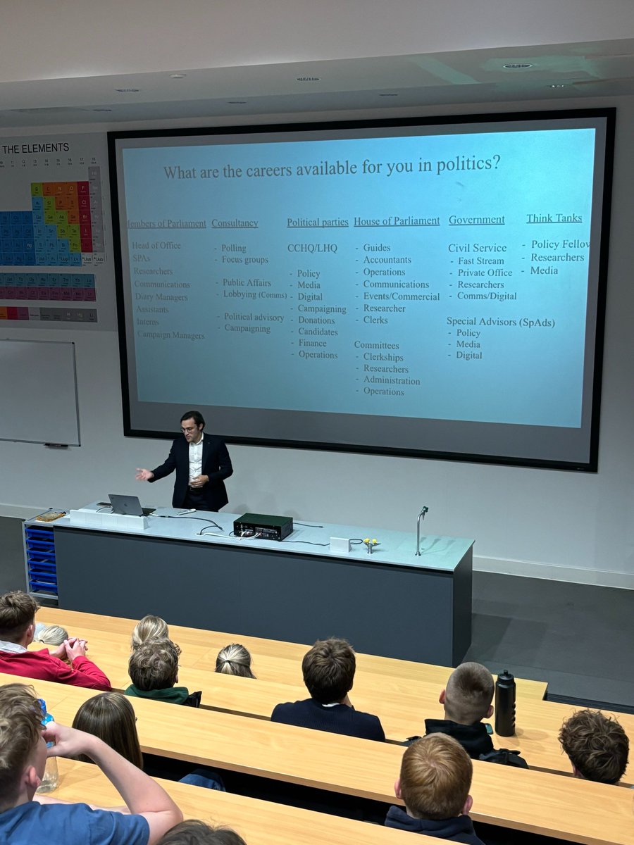 ReptonLife's tweet image. It was fantastic to welcome Jack Pollard OR @ReptonLatham to Repton last night to speak about his experiences of a career in Politics. Jack gave a fascinating insight into the range of opportunities available in the Political world to a packed audience of pupils. A great event!