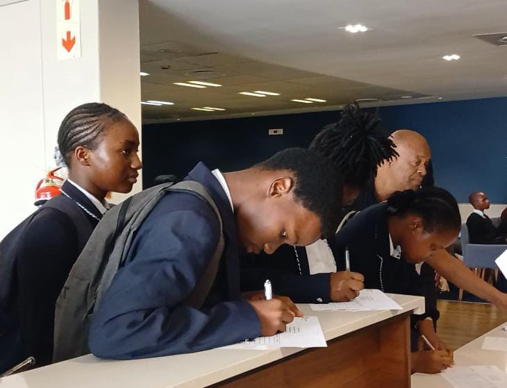 PRASA_Group's tweet photo. Explore exciting opportunities in the rail industry! PRASA KZN is hosting Career Day to raise awareness and help discover their future career. Letβs put #EducationFirst and grow together with #ThutoPele. π #PRASACareers https://t.co/PTxqmSLuEj