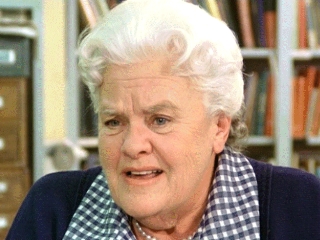 Disney_Wiki's tweet photo. Happy Birthday, to the late Reta Shaw
For Disney she portrayed Tillie Lagerlof in #Pollyanna, Mrs. Brill in #MaryPoppins, and Mrs. Grindley in #EscapeToWitchMountain, which was her final film role.
She also voiced Eloise the Elephant in #GoliathII. https://t.co/NmQiS2AWSv