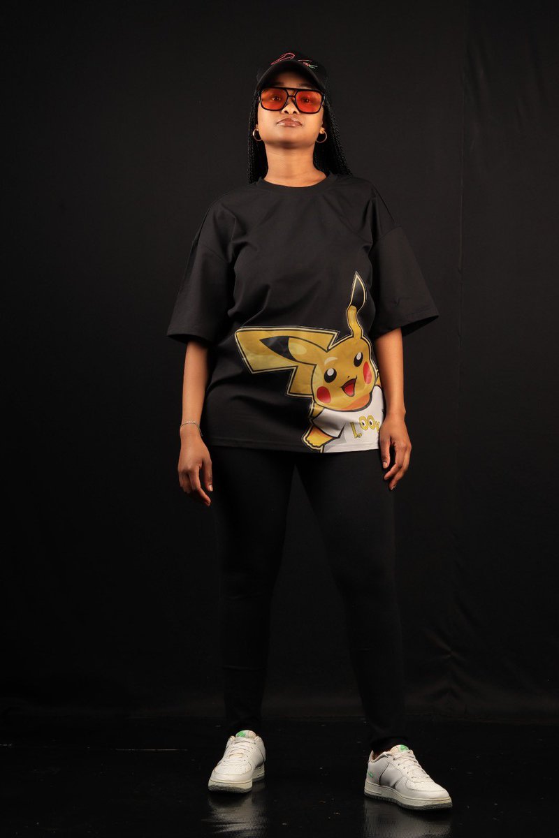 Looks_dj's tweet photo. New merch out now🚀🚀👀👀 @Robot_Boii  let’s rock bro bro delivery coming soon 🙏 https://t.co/Qg0jwAGIzM