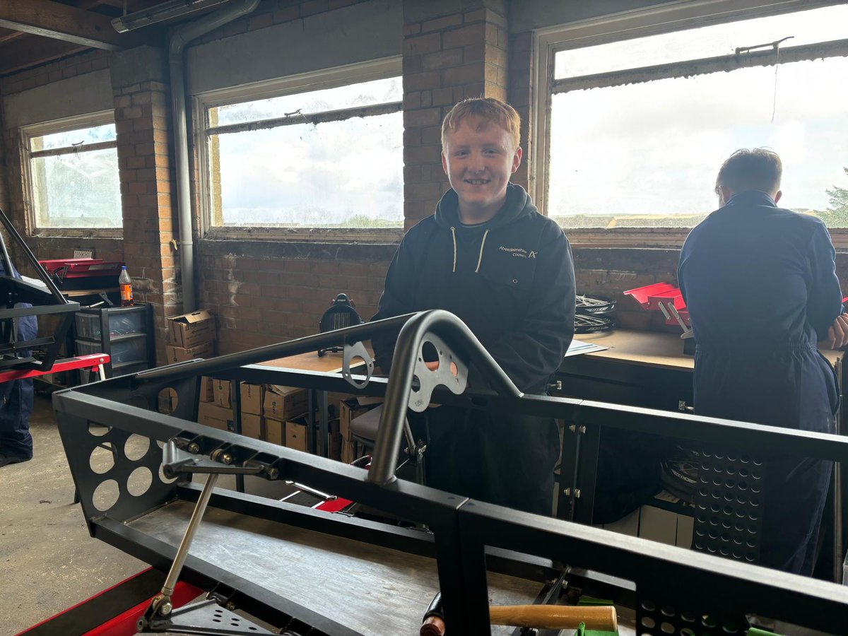BanffAcademyBXA's tweet image. Our FA Automotive students are in our garage workshop learning and building up suspension. 🧑‍🔧
#reallifelearning #Automotive