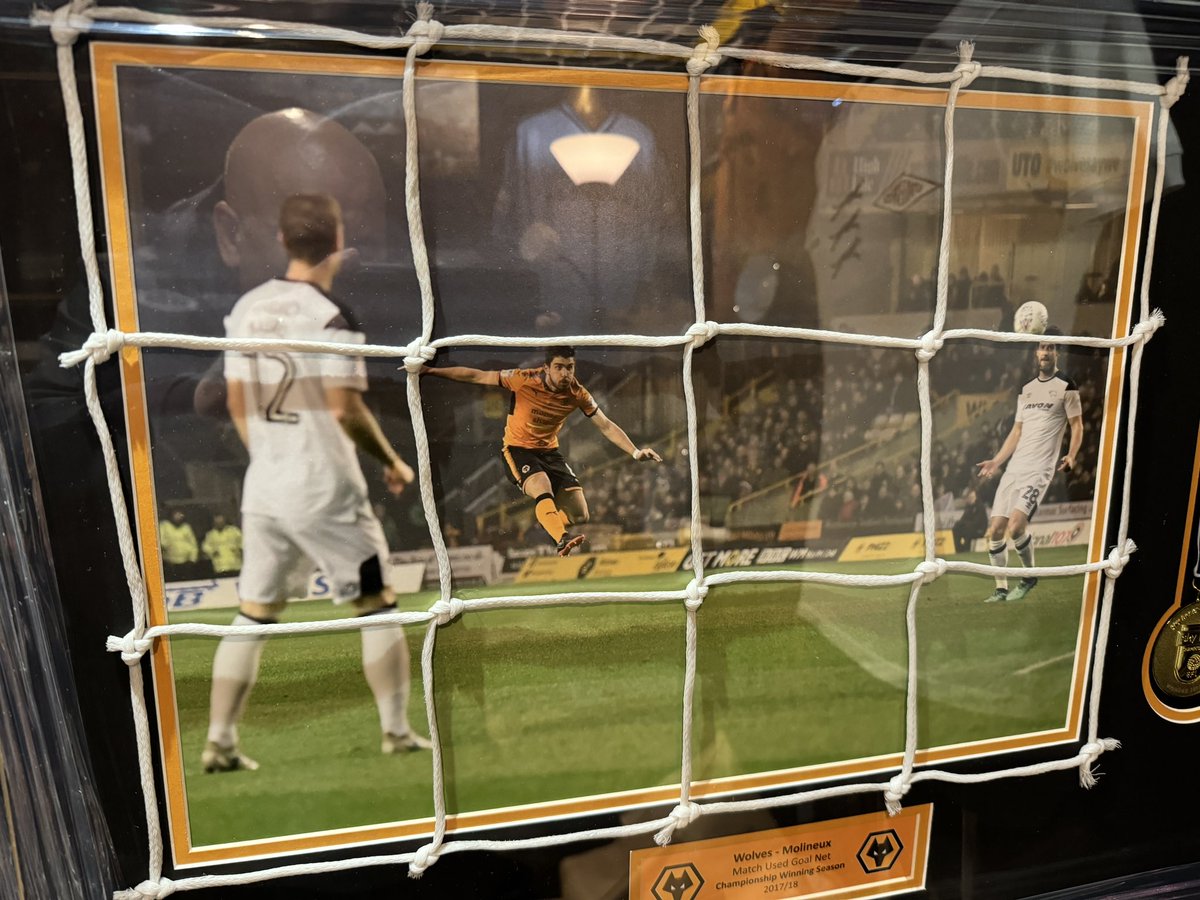 TheWolvesShirt's tweet image. Another brilliant presentation to be auctioned at the book launch / shirt exhibition on Sunday October 13th 2-5pm Mount Hotel in Tettenhall. Piece of the nets used for the Championship season with replica medal and paying homage to a very special goal.
theyworetheshirt.com