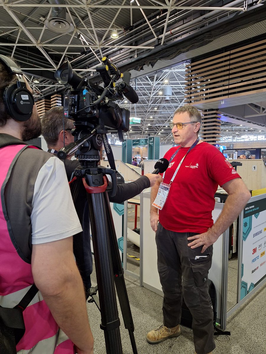 WorldSkills Belgium (@worldskillsbe) on Twitter photo Nos médias sont sur place à <a href="/worldskills2024/">WorldSkills Lyon 2024</a> pour mettre en lumière les exploits des Belgian Red Bears 🇧🇪
Suivez aussi leurs actualités en radio, télé et réseaux sociaux pour ne manquer aucun moment fort.
#WSC2024 #WorldSkillsBE #BelgianTeam2024 Nos médias sont sur place à <a href="/worldskills2024/">WorldSkills Lyon 2024</a> pour mettre en lumière les exploits des Belgian Red Bears 🇧🇪
Suivez aussi leurs actualités en radio, télé et réseaux sociaux pour ne manquer aucun moment fort.
#WSC2024 #WorldSkillsBE #BelgianTeam2024