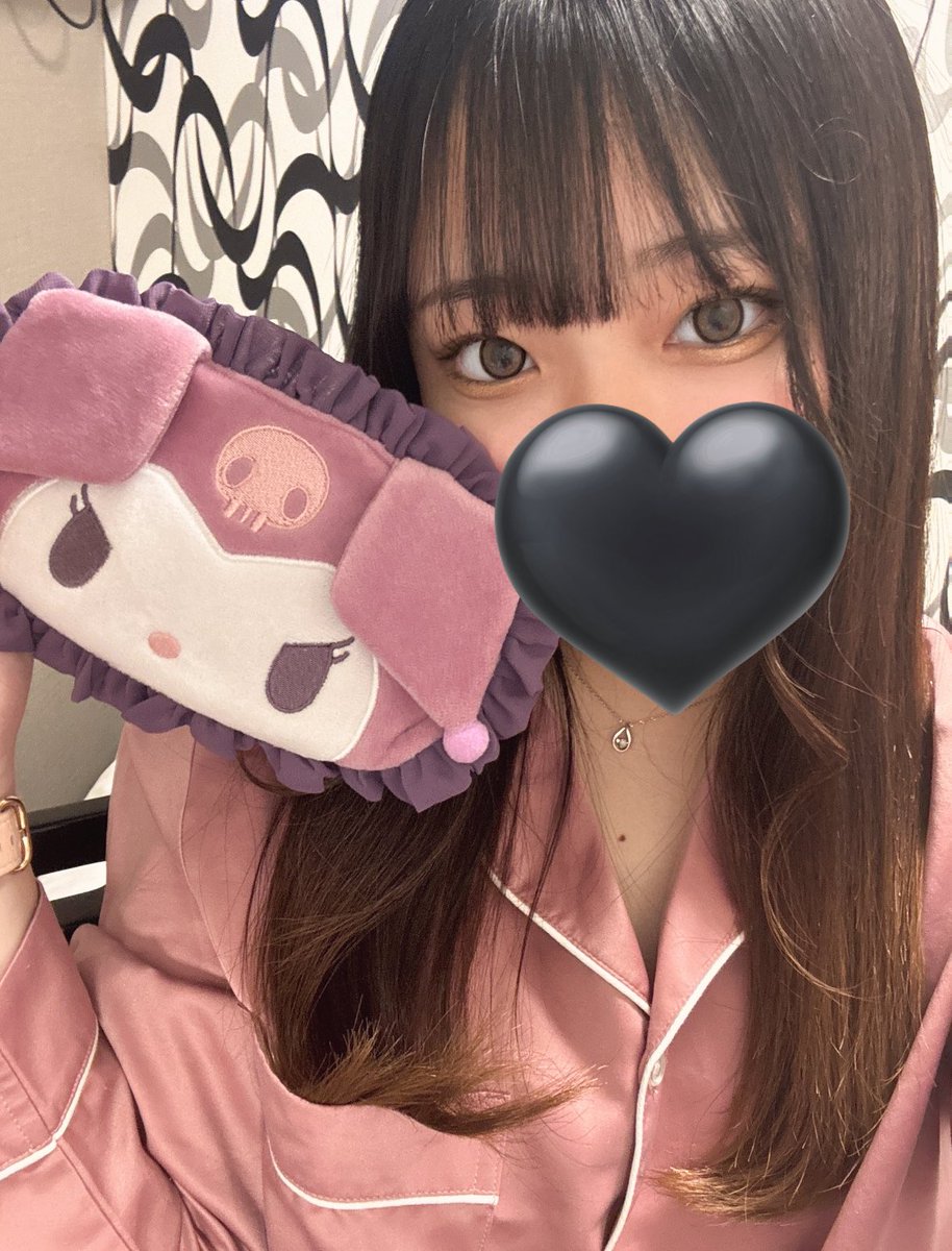 _As_hime22's tweet photo. 9/8 【㊗️🥂🎉X700人記念配信🎉🥂㊗️】

みんなのおかげで今ではもう730人越え🥹🩷
ほんとにいつもありがとう🌷💗

それでは！！M♡P発表🎉👑✨️✨️
（これからはMVPをM♡P<えむらぶぴー>に変えるよ😆😆もっとも愛してくれた人❤️‍🔥）

🩷fc2の部🩷
【hiro】
ひろ〜🥹🫶
前日に行くに決まってるってゆってくれてて、まさかのほんまのほんまに来てくれた😭🩷🩷
最近よくhiroに会えてる〜🥳🥳︎💕︎
いっぱいルーレット回してくれて、ひろとドキドキワクワクしながら楽しめたのがほんとに嬉しかった😍
しかもひめが2000すきー！ってゆったら沢山2000で気持ちよくしてくれた🥹💗
てゆうかほんとにひろの優しさにひめは救われまくりやし女の子の気持ち分かる天才👧🏻 ‼️♡
どんどんひろと仲良くなれてるのがひめは嬉しいし、これからももっともっと仲良くなりたいな〜🤤🩷🩷
ほんとに沢山ありがとう🥰💗

😈悪魔の部😈
【匿名（🖤くろ👑*ﾟ🖤）】王様🤴（1回切っちゃったから両方あわせて‼️）
くろたーん🖤🖤
またまたくろたんにあえるなんて🥺🩷
なんかやっぱりくろがいてくれたらひめの素が出てしまうとゆうか、居心地がいいとゆうか、、、(⁠｡⁠ﾉ⁠ω⁠＼⁠｡⁠)♡くろの存在っていだーい🥺
今回もいーっぱい気持ちよくしてくれてイキまくっちゃってた🫣あのセリフも懐かしすぎたし恥ずかしすぎた〜😵‍💫///でもあのドSが興奮しちゃう🥺
ひめが1番興奮したのが目隠し‼️‼️笑
目隠ししてすぐ気持ちよくするんじゃなくてちょっと焦らす感じもひめの大好物でした😍さすがくろ〜🥹︎💕︎︎💕︎
またすぐに会えますように🥺🙏💗
