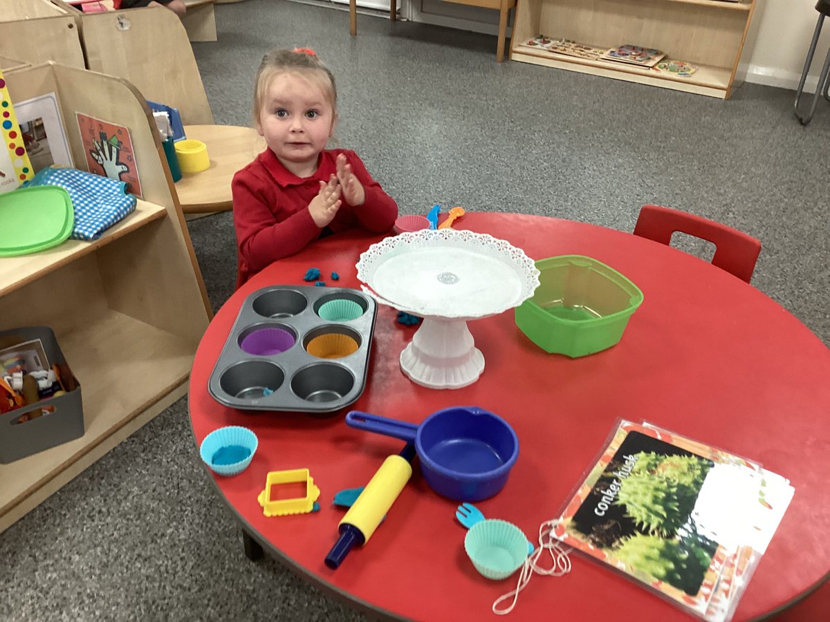 WMPrimaryF1's tweet photo. Enjoying sand and play dough. https://t.co/219Ej0WgRX