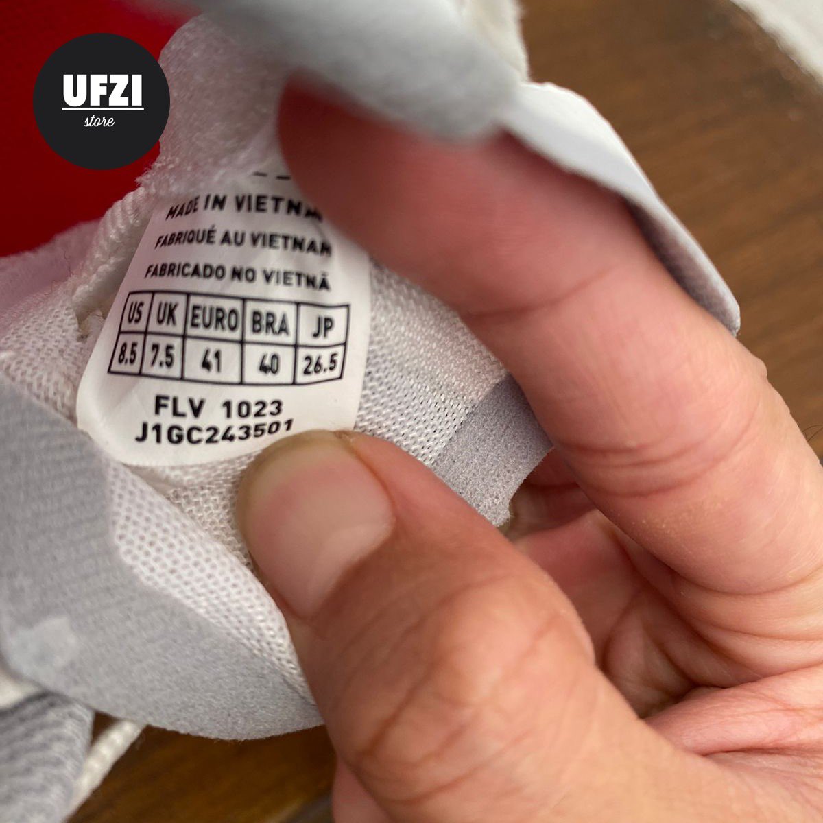 Dicky_sangadji's tweet image. Izin nitip dok 
Cc @decsamh 
Sapa tau ada yg minat 
Dijual 
Mizuno rebellion flash 2 
Ukuran 41 (26,5cm)
Kondisi mint seperti baru 
Dijual karena cidera berakhir pensiun lari 
Dipakai tidak lebih dari 5x 
Minus : NO BOX (ditinggal saat pindahan)
tokopedia.link/BYjemcc2QMb