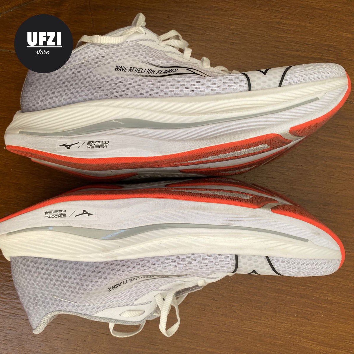 Dicky_sangadji's tweet image. Izin nitip dok 
Cc @decsamh 
Sapa tau ada yg minat 
Dijual 
Mizuno rebellion flash 2 
Ukuran 41 (26,5cm)
Kondisi mint seperti baru 
Dijual karena cidera berakhir pensiun lari 
Dipakai tidak lebih dari 5x 
Minus : NO BOX (ditinggal saat pindahan)
tokopedia.link/BYjemcc2QMb