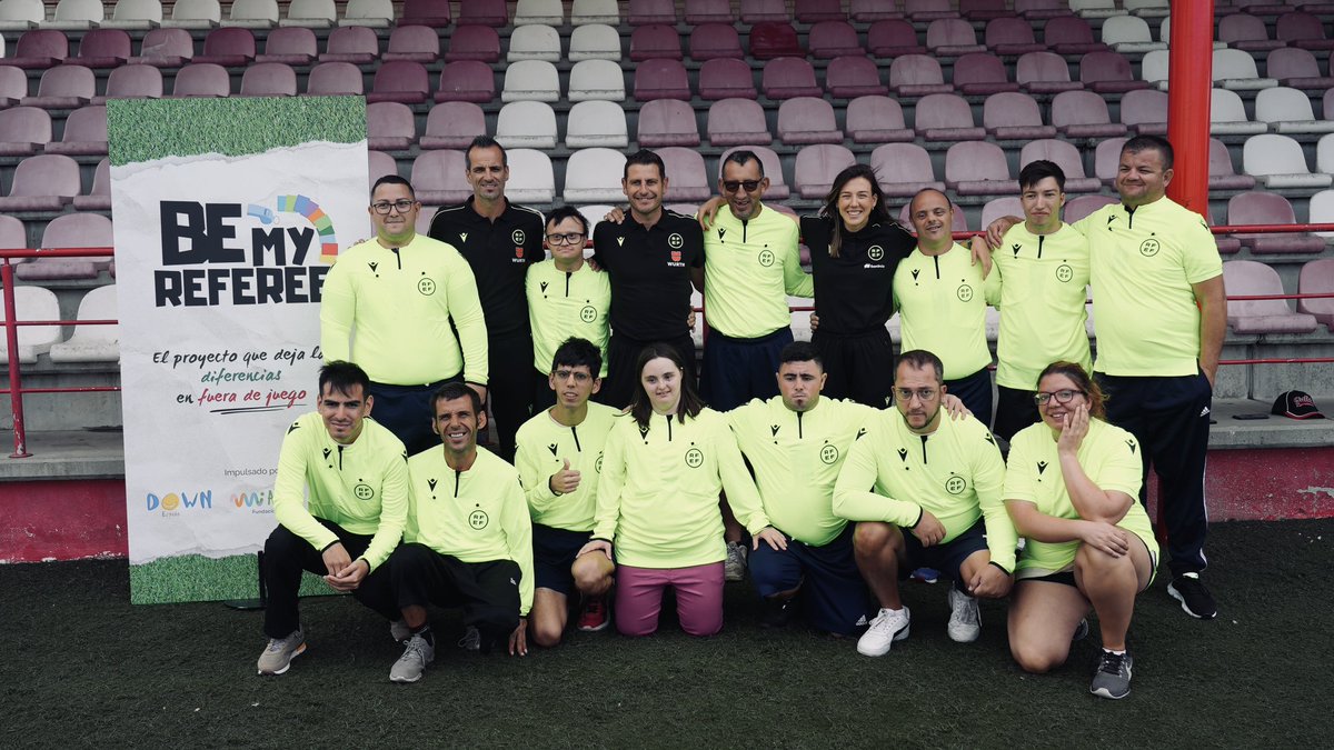 CTARFEF's tweet photo. 🤝 Los árbitros Figueroa Vázquez, Rivera Olmedo y Milla Alvéndiz han participado en la primera edición de las jornadas de formación de ‘Be My Referee’.

¡𝐄𝐥 𝐚𝐫𝐛𝐢𝐭𝐫𝐚𝐣𝐞 𝐜𝐨𝐦𝐨 𝐯𝐞𝐡𝐢́𝐜𝐮𝐥𝐨 𝐝𝐞 𝐢𝐧𝐜𝐥𝐮𝐬𝐢𝐨́𝐧 𝐬𝐨𝐜𝐢𝐚𝐥!

🔗 https://t.co/29oFEkRrfd https://t.co/IALk5Y33Bf