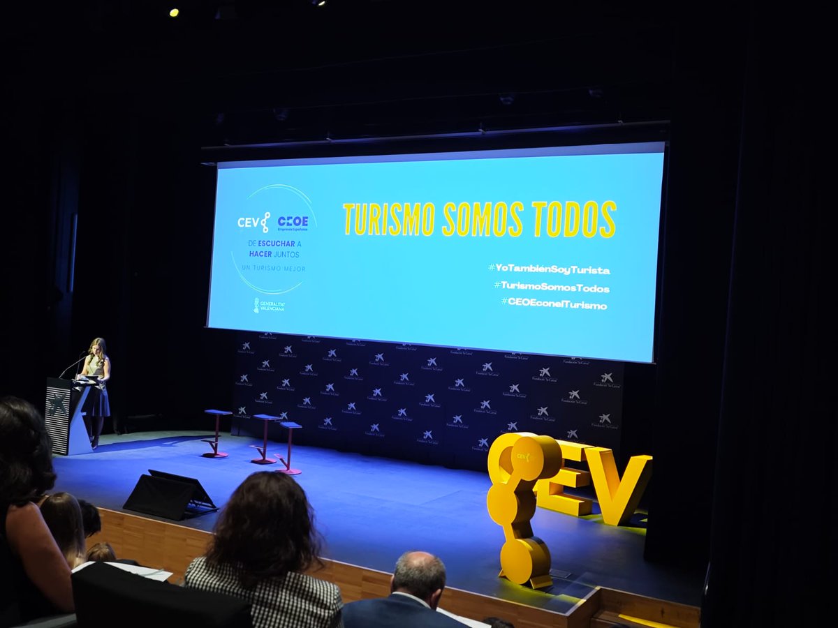 El sector turístico también está representado en su mayoría por Empresas Familiares por eso hoy asistimos a la jornada Turismo Somos Todos organizada por <a href="/CEV_CV/">CEV</a> y <a href="/CEOE_ES/">CEOE</a> #YoTambiénSoyTurista #TurismoSomosTodos #CEOEconelTurismo