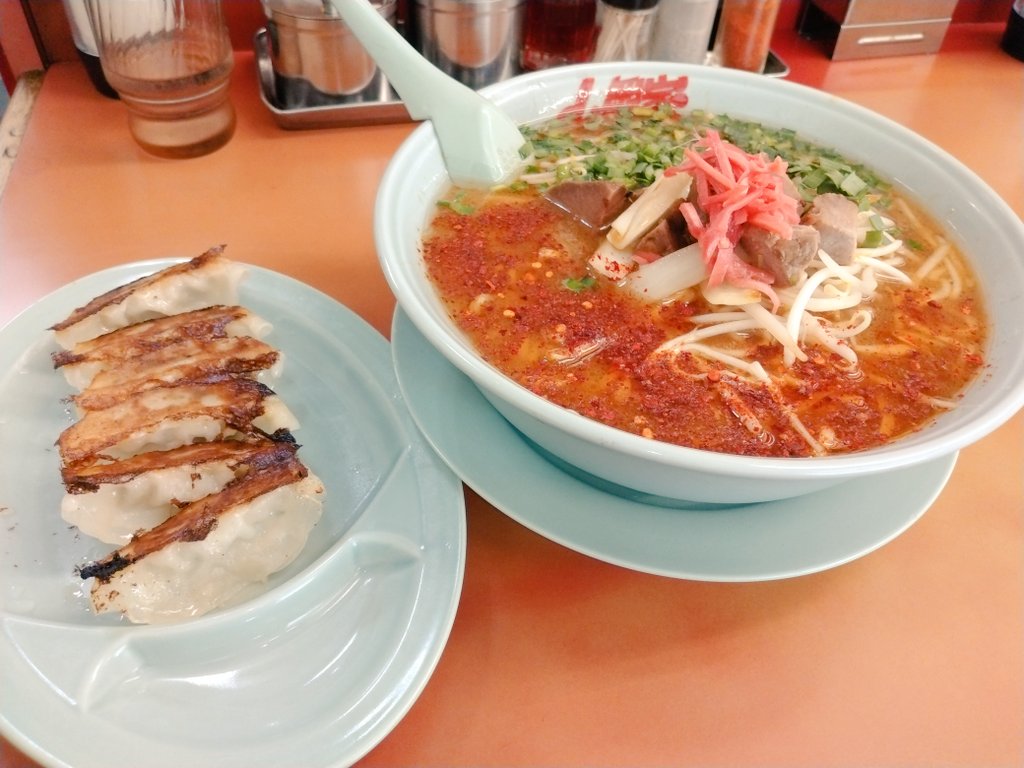 優待利用は
きちりHD
・プラタランリゾートレストラン
　スペシャルカレーセット！
　ナンフリット食べ放題😭　
・GOKU BURGER
　ゴクバーガーランチ

山岡家
　旨辛とんこつ大盛、餃子セット！

今週もお金が減りました😭
福岡リート、ハウスリート買い増し！
お疲れ様でした♪
#株主優待 #山岡家