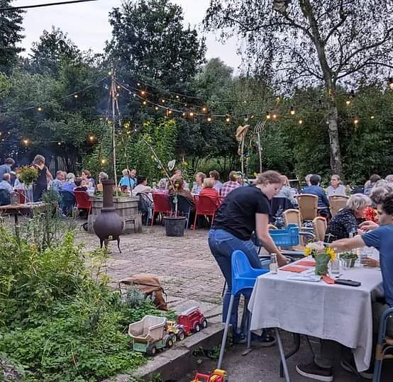 #OOGSTDINERS georganiseerd door <a href="/Rdamdeboerop/">Rotterdam de boer op!</a>, #EetNatuurlijkLokaal &amp; <a href="/RotterdamNP/">Nationaal Park Rotterdam</a> 🍷🥗 op 6 voedselproducerende locaties in Rotterdam met lokale producten,  bereid door Rotterdamse chef-koks🥕.  Lees hier verder 📲: degroeneagenda.nl/site/event/oog…