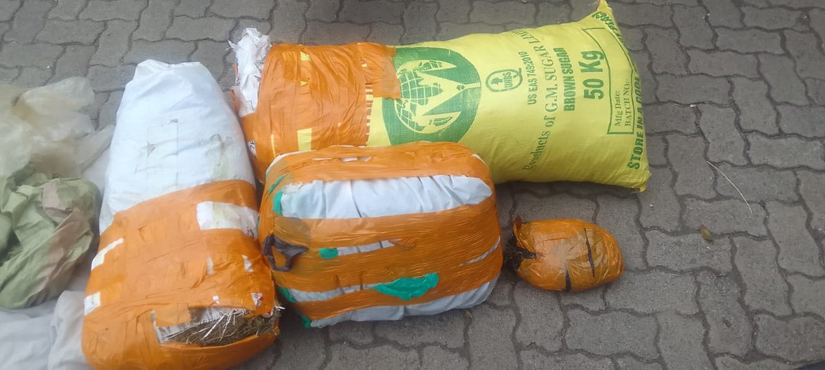 KRACorporate's tweet image. #NewsUpdate 

KRA has intercepted 43 kilograms of items suspected to be cannabis sativa, with a street value of Kshs 86,000  Mbita Ferry. The owners abandoned the items and fled upon realizing the presence of the patrol team. The items were impounded and are awaiting further…