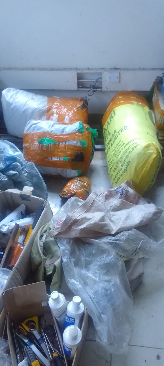 KRACorporate's tweet image. #NewsUpdate 

KRA has intercepted 43 kilograms of items suspected to be cannabis sativa, with a street value of Kshs 86,000  Mbita Ferry. The owners abandoned the items and fled upon realizing the presence of the patrol team. The items were impounded and are awaiting further…