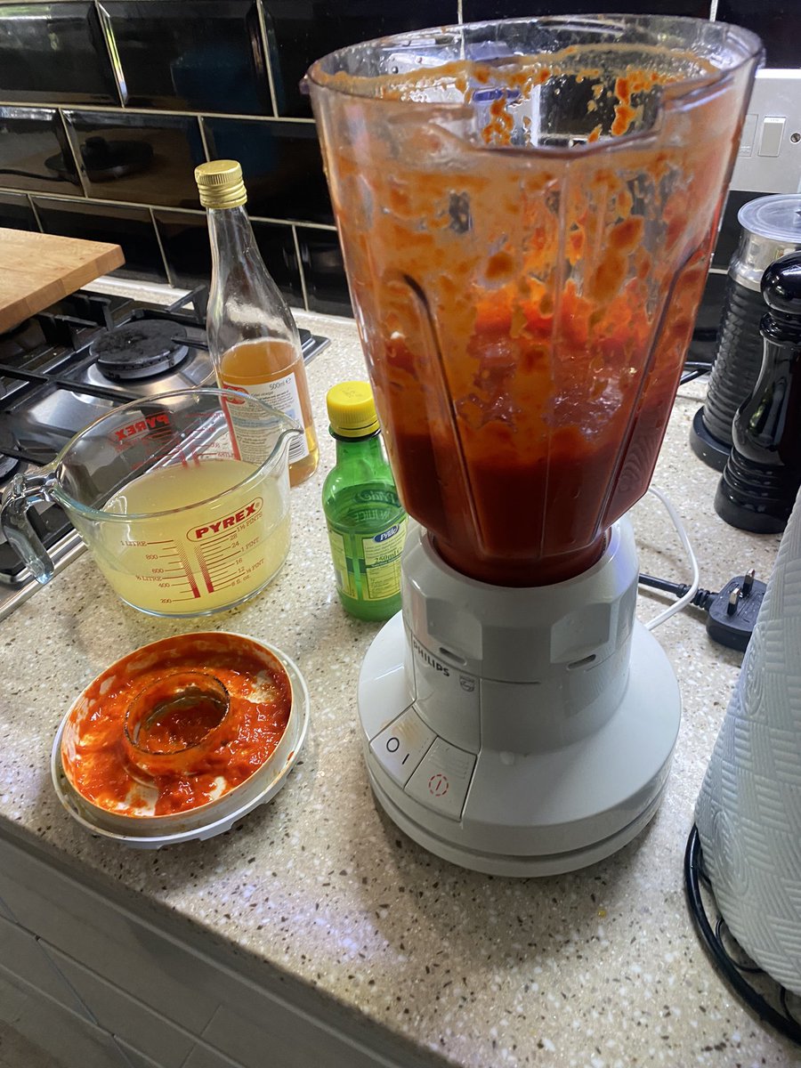 kazbaxter1's tweet photo. @philipshomeuk I had my blender 35 years ago as a wedding present. Still going strong including the box https://t.co/SpNNls0hGg