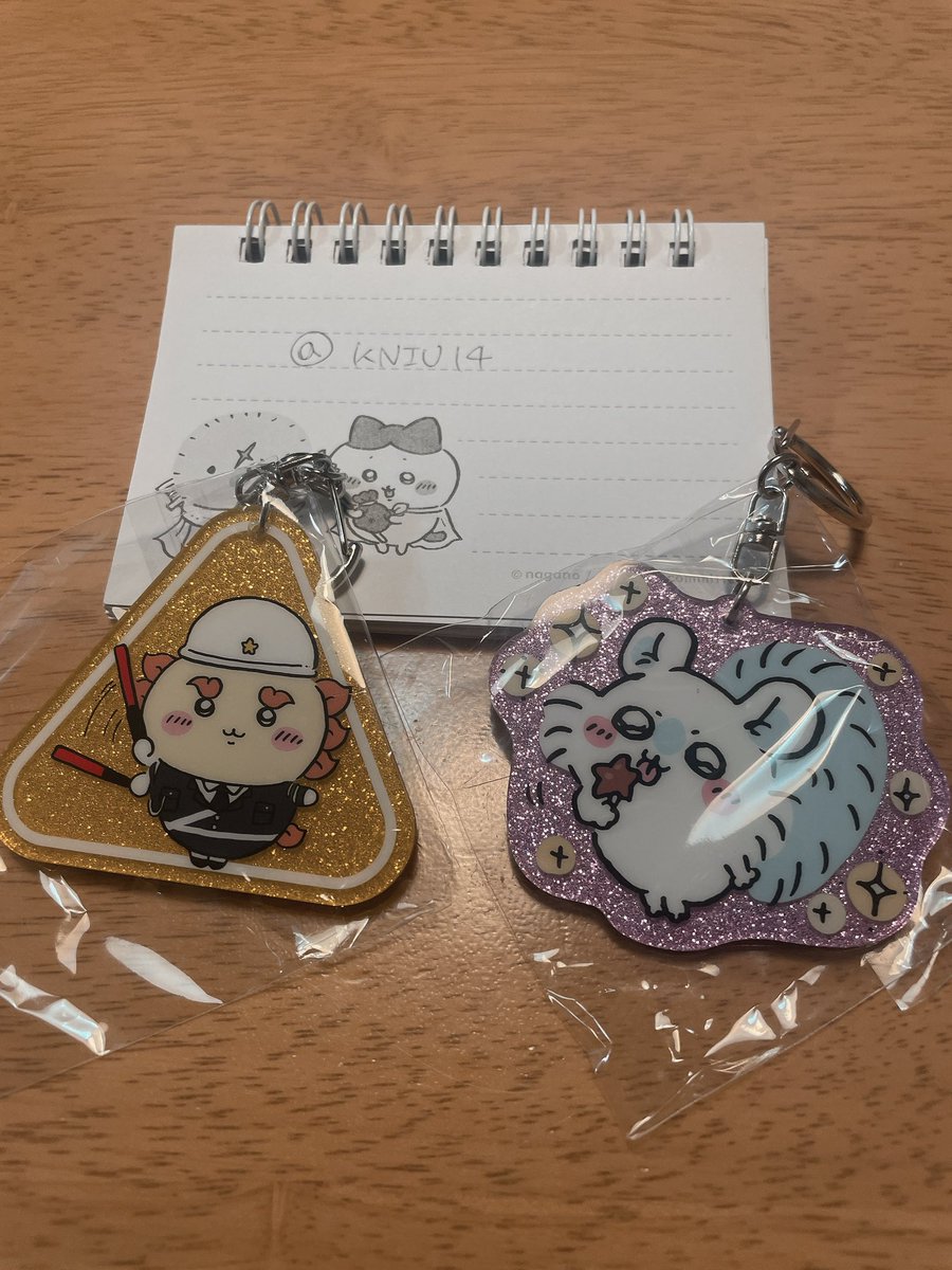 KNIU14's tweet photo. 【交換】ちいかわ ラメアクリルキーホルダー3

譲：シーサー、モモンガ
求：蜂たち＞ハチワレ＞うさぎ

郵送交換希望です。
検索からでもお気軽にお声かけください！ https://t.co/b6AV0bxUDm