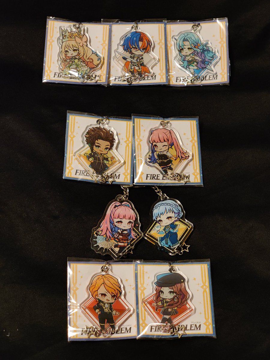 _ShinyMikan_'s tweet photo. Just got my new order from @HZokki which added five more charms to my collection, and I already can't wait to get more!! Not pictured is Felix as he is currently on my keys, and Henry and Olivia are on my backpack 🥰 I really need to find a proper display for the rest https://t.co/uWkQUTslDo