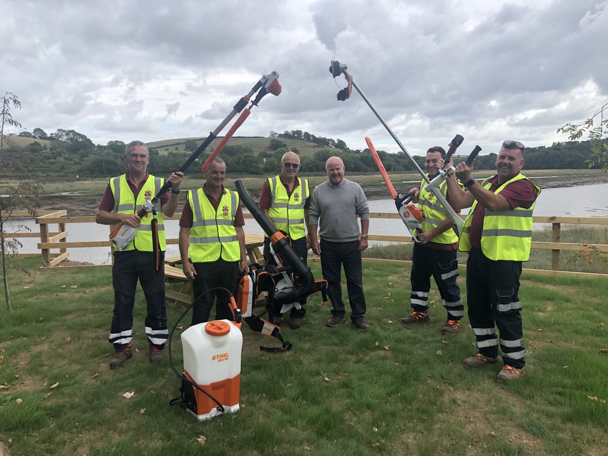 After the Town Council resolved to push forward on Zero Carbon Emission targets, the Town Rangers are now using zero emission electric tools for tasks around the Town, meaning their work on grass verges, hedgerows, smaller green spaces is cleaner, less smelly and quieter for all.