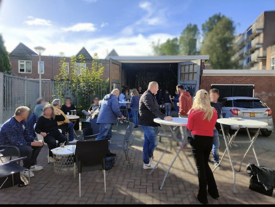 Jaarlijkse BBQ groot succes!

De gastheren en koks Henk en Fred hebben ook dit jaar weer samen met meerdere collega's en cliënten de BBQ verzorgt met heerlijk eten en drinken.