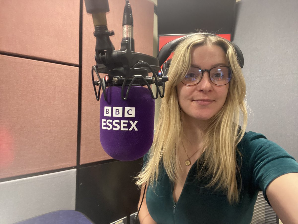 _RobynWallis's tweet photo. Back presenting the Essex travel news this morning ��� https://t.co/TtqSb38Z5X