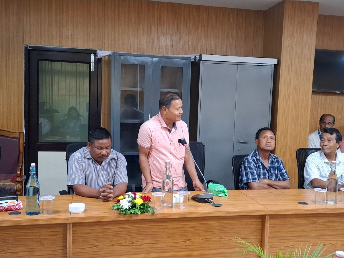 EBSFCSB2020's tweet photo. The Seri-Stakeholders Interactive Meet 2024 held at 
CSB MESSO, Guwahati, organized in commemoration of CSB platinum jubilee celebrations honoured two adopted seed rearers of EBSF Topatoli. @MssoSilk
  
@DrNKBhatiaCSB
  
@csbmot

@TexMinIndia
 
@IfsSivakumar https://t.co/f1Rf1d07wj