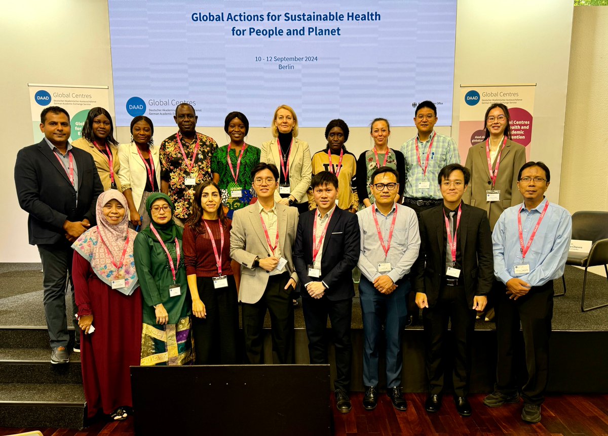 VGCARE_PACEUP's tweet photo. Sep 10-12: At #DAAD Global Health Centers Conference in Berlin! Our #PACEUP team presented research on emerging and re-emerging infectious diseases, with insights from Asia and Africa. This contribution is crucial for advancing global health initiatives.
@uni_tue @DAAD_Germany https://t.co/pKUukohQXB