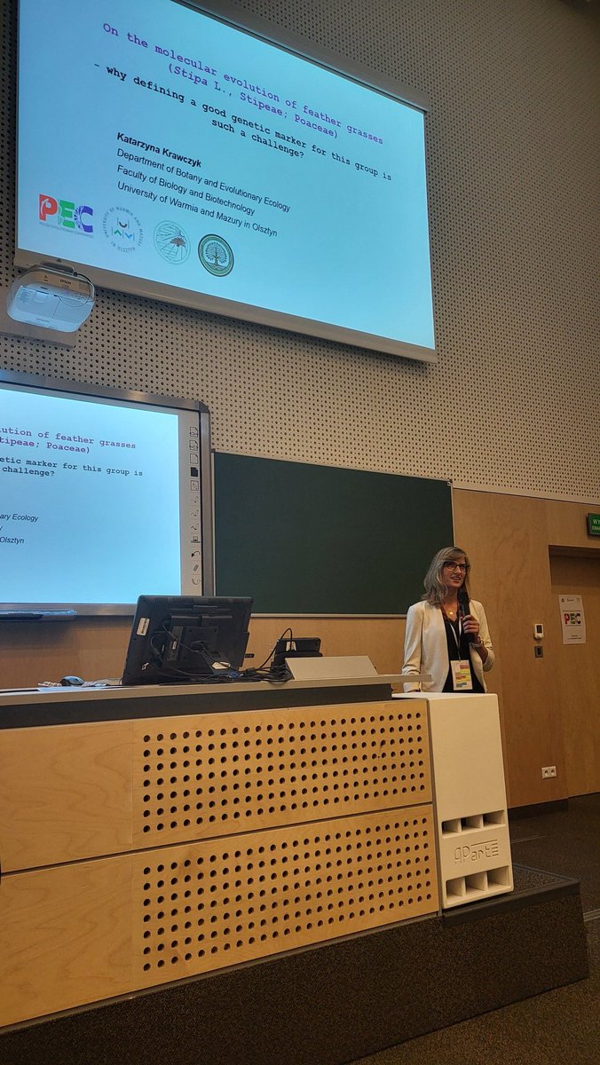 Polish Evolutionary Conference (@polishevoconf) on Twitter photo Katarzyna Krawczyk is talking about the molecular evolution of feather grasses <a href="/WBiB_UWM/">Wydział Biologii i Biotechnologii UWM w Olsztynie</a> Katarzyna Krawczyk is talking about the molecular evolution of feather grasses <a href="/WBiB_UWM/">Wydział Biologii i Biotechnologii UWM w Olsztynie</a>