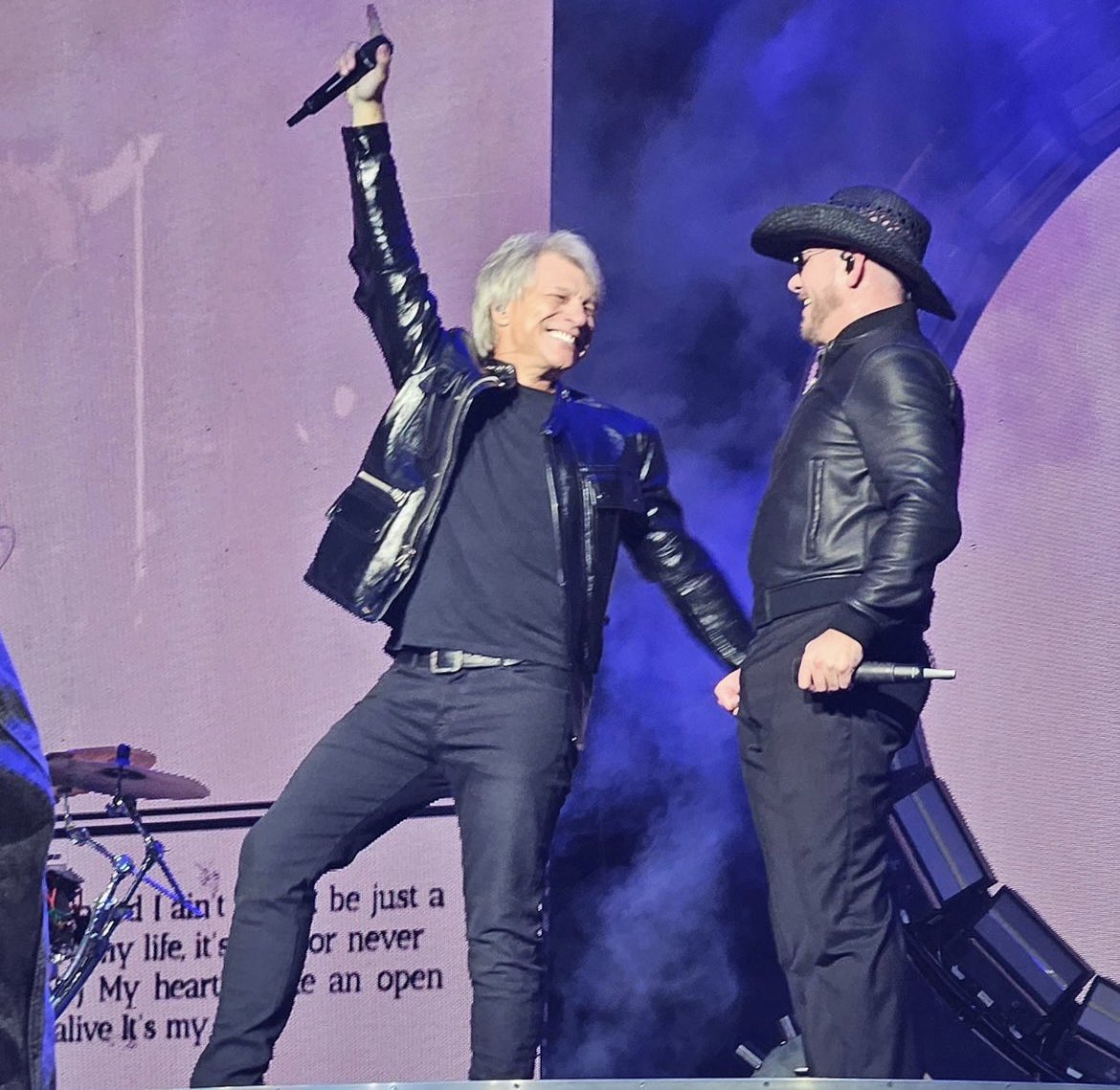 What I love about Jon lately is that he’s really happy to be onstage again doing what he loves

Confident, energetic, &amp; sounding great

I believe in this guy &amp; support him 

Photo Credit: Ticket Time USA

#bonjovi #jonbonjovi