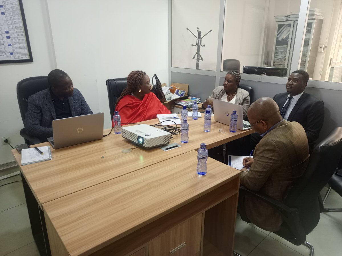 ACERD_RDC's tweet photo. Réunion ACERD asbl et le Fonds Mwinda de l'Anser 

#Acerd #Rdc #Mwinda #Energie https://t.co/shdcJowTux