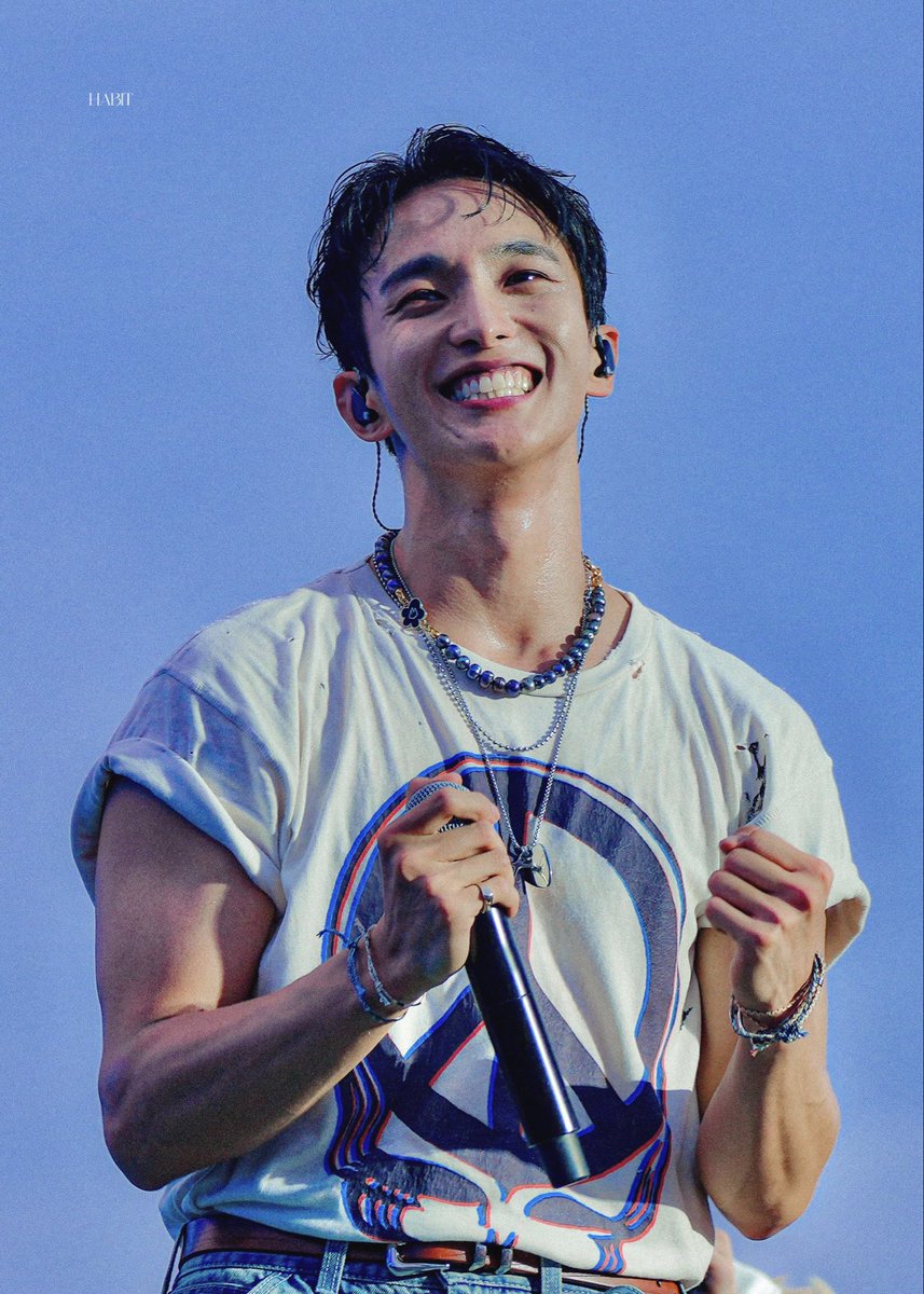 THIS PICTURE IS SO BEAUTIFUL 😭😭