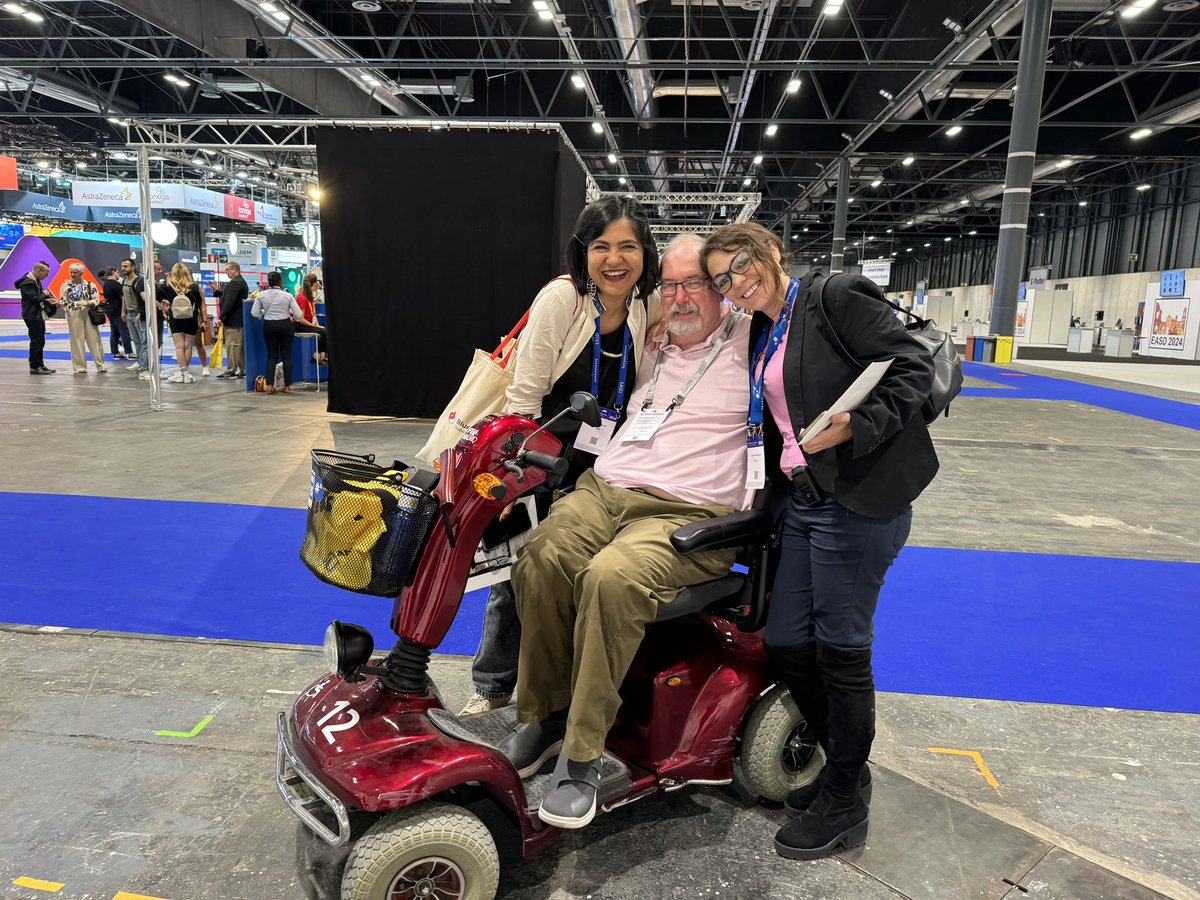 NupurLalvani's tweet image. A light moment with great friends at the #EASD2024 yesterday 🥰 @bromleydiabetic @kiffty @glucomundo @dedocORG #dedoc @EASDnews