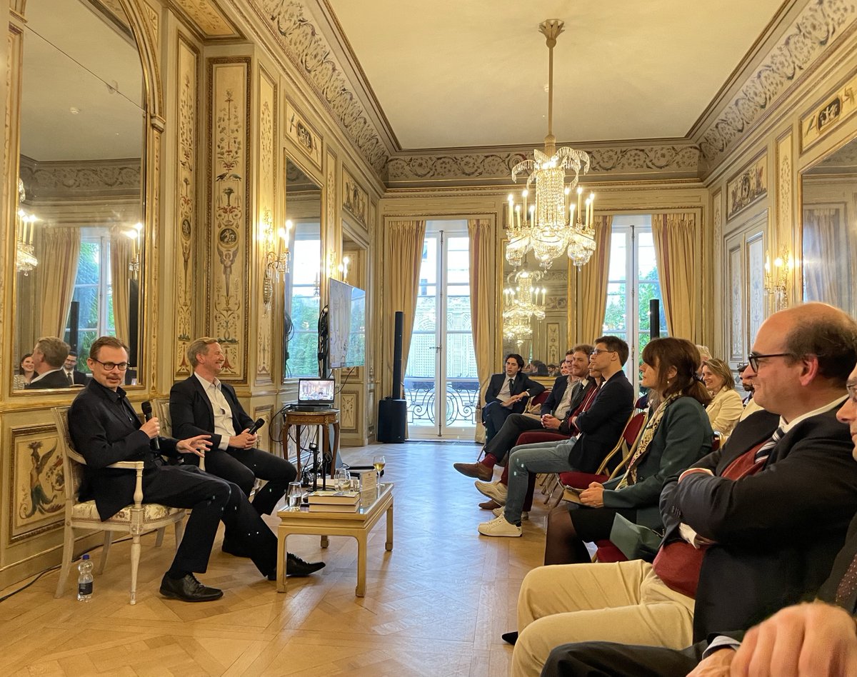 UK Mission to the EU 🇬🇧🇪🇺 (@ukmisbrussels) on Twitter photo Back to school, Brussels!📚
Great to host the <a href="/collegeofeurope/">College of Europe</a> Alumni at the British Residence, to discuss <a href="/dermot_hodson/">Dermot Hodson</a>'s new book on the history of the EU and the people who made it. Thanks to @goodallgiles for moderating the conversation and to everyone who joined us👏 Back to school, Brussels!📚
Great to host the <a href="/collegeofeurope/">College of Europe</a> Alumni at the British Residence, to discuss <a href="/dermot_hodson/">Dermot Hodson</a>'s new book on the history of the EU and the people who made it. Thanks to @goodallgiles for moderating the conversation and to everyone who joined us👏