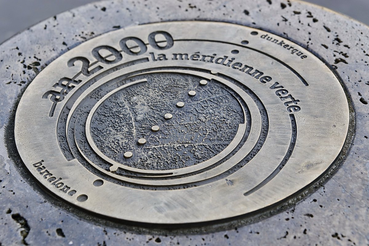 ivanfamil's tweet image. ¿Sabes por qué un metro mide un metro? La medida que cambió el mundo nació gracias a la Revolución Francesa y a la propuesta de un legendario y olvidado matemático español de quien pocos se acuerdan: Agustín Pedrayes. Tira del hilo 🧵👇🏽👇🏽👇🏽