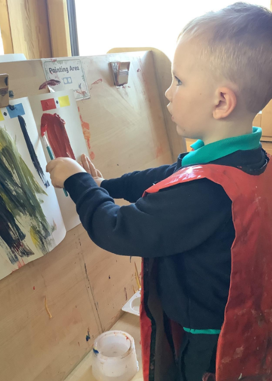 Miss Wilson read the story Luna loves art and then did some colour mixing! The children loved seeing what the two colours made! After that the children then did their own colour mixing with Miss Rush! #EYFS #ARTIST