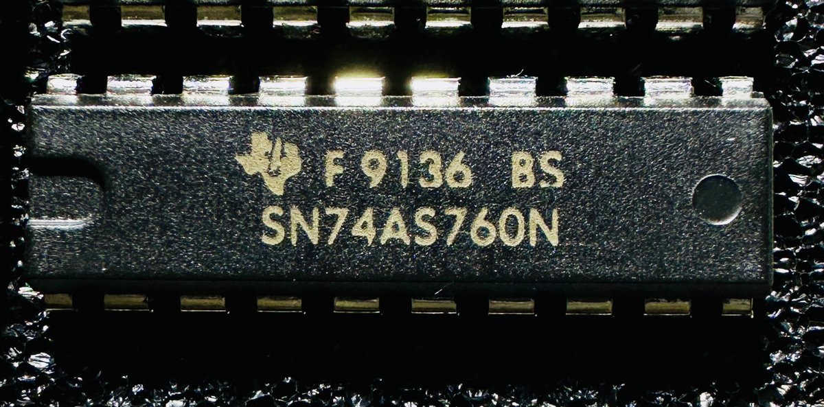 duke_cpu's tweet image. It’s the #Spaceshuttle! 🚀 
This vintage integrated circuit made by #TexasInstruments is an octal buffer and line driver #IC from 1991.
The designers must have been big space fans judging by the #silicondoodle!
Or was this part anywhere used in the original Spaceshuttle?
#NASA…