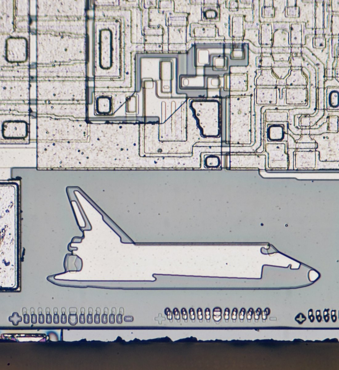 duke_cpu's tweet image. It’s the #Spaceshuttle! 🚀 
This vintage integrated circuit made by #TexasInstruments is an octal buffer and line driver #IC from 1991.
The designers must have been big space fans judging by the #silicondoodle!
Or was this part anywhere used in the original Spaceshuttle?
#NASA…
