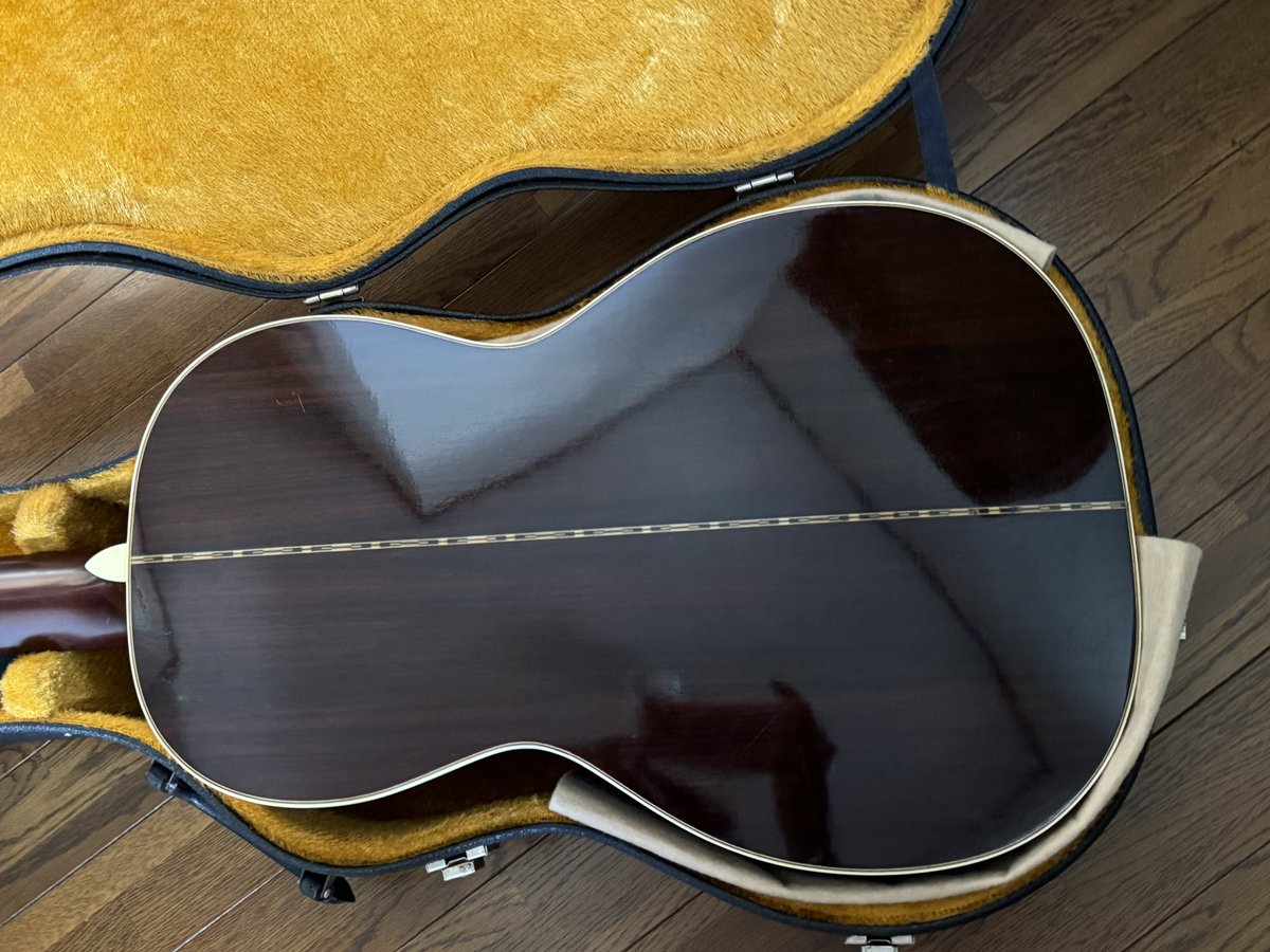 hideyuki_twit's tweet photo. MNG！

鈴木バイオリン ThreeS TN-005 Troubadour

知久寿焼さんが『たま』時代に、滝本晃司さんが今も弾かれてるギター

しかも山崎ギター工房さんでメンテ済み、信頼感抜群

知久さん仕様にカスタマイズ予定です
大切に弾きます！

#鈴木バイオリン
#ThreeS
#TN005
#たま
#知久寿焼
#滝本晃司 https://t.co/ycaVbA6kqP