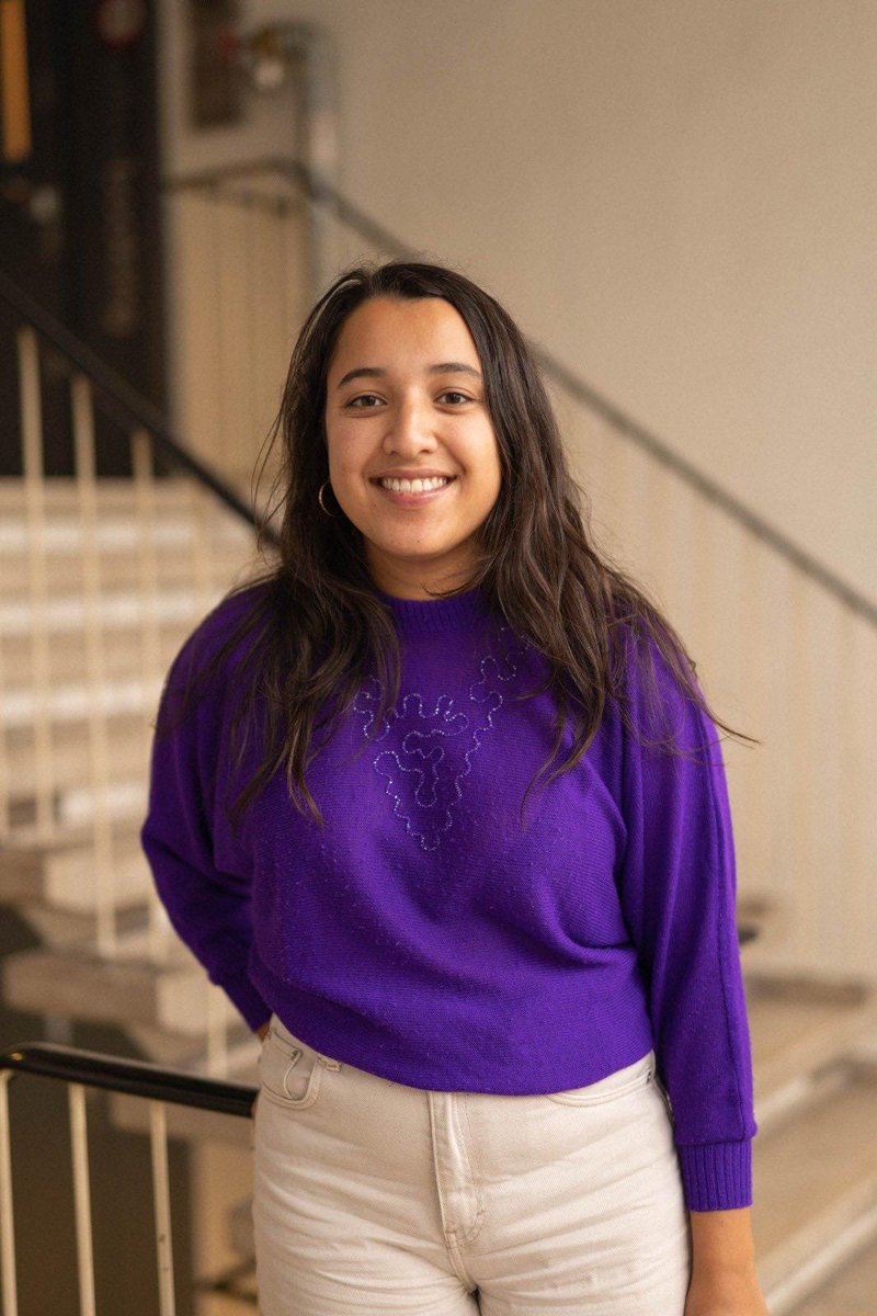 Naar aanleiding van de lancering van het derde seizoen van de podcast Stadswandelingen (thema: ‘de nacht’) interviewden we Mylena Maitimu over haar redactiewerk, de herwaardering van arbeidsrelaties en schoonmakers in de nacht. eur.nl/esphil/alumni-…