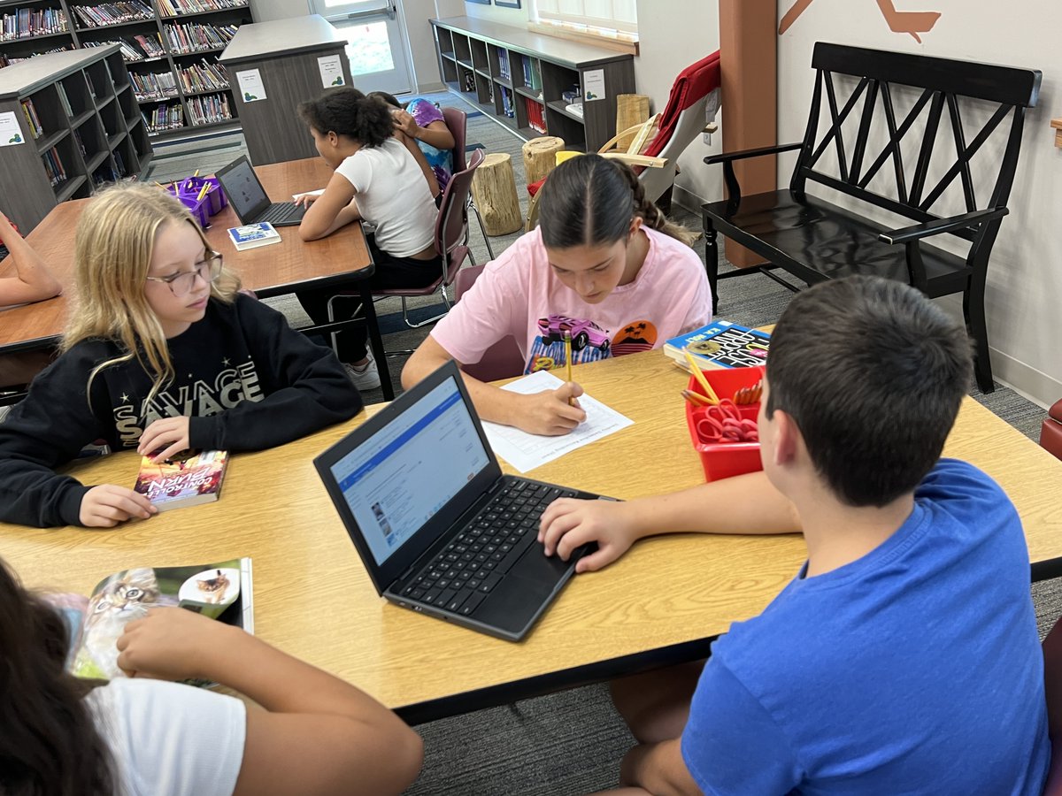 AndersonGrove's tweet image. 📚️📚️Library Happenings...📚️📚️
The library has been a busy place!
Earlier this month, 3rd graders learned to build and code with Lego Spike Kits. 5th and 6th graders practiced searching for books in the Destiny Catalog.