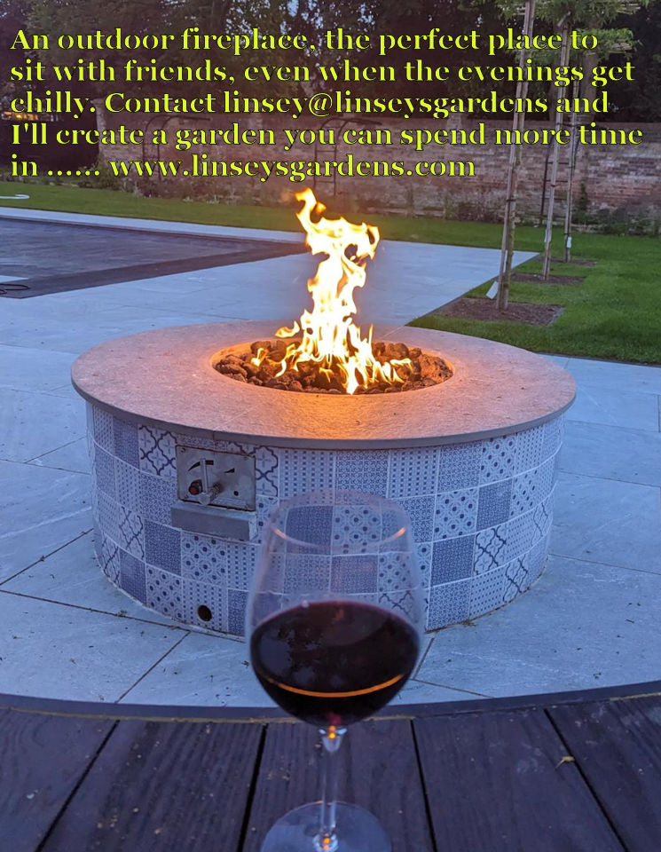 LinseyEvans's tweet photo. Lovely shot of the gas fireplace in my #chalfontstgiles #gardenesign https://t.co/uJKgjlsww0