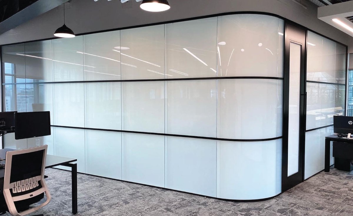 OtrixglassAlum's tweet image. Discover the future with our #switchable #smartglass! Transform from transparent to opaque with a touch for instant privacy and modern elegance. Perfect for any setting.
Instant Privacy
Sleek Design
Call +971 504 615141 or visit otrix.ae for more info.
#SmartGlass
