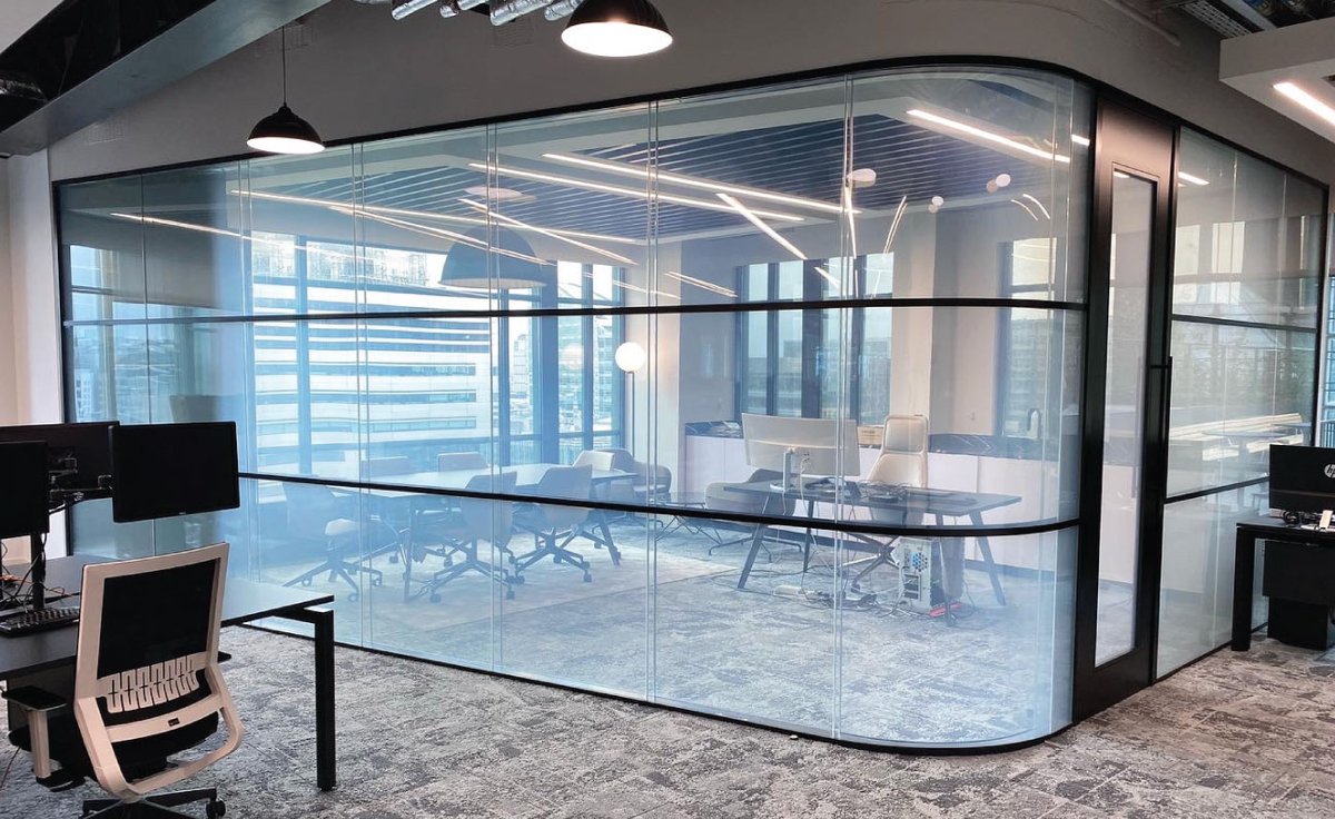 OtrixglassAlum's tweet image. Discover the future with our #switchable #smartglass! Transform from transparent to opaque with a touch for instant privacy and modern elegance. Perfect for any setting.
Instant Privacy
Sleek Design
Call +971 504 615141 or visit otrix.ae for more info.
#SmartGlass