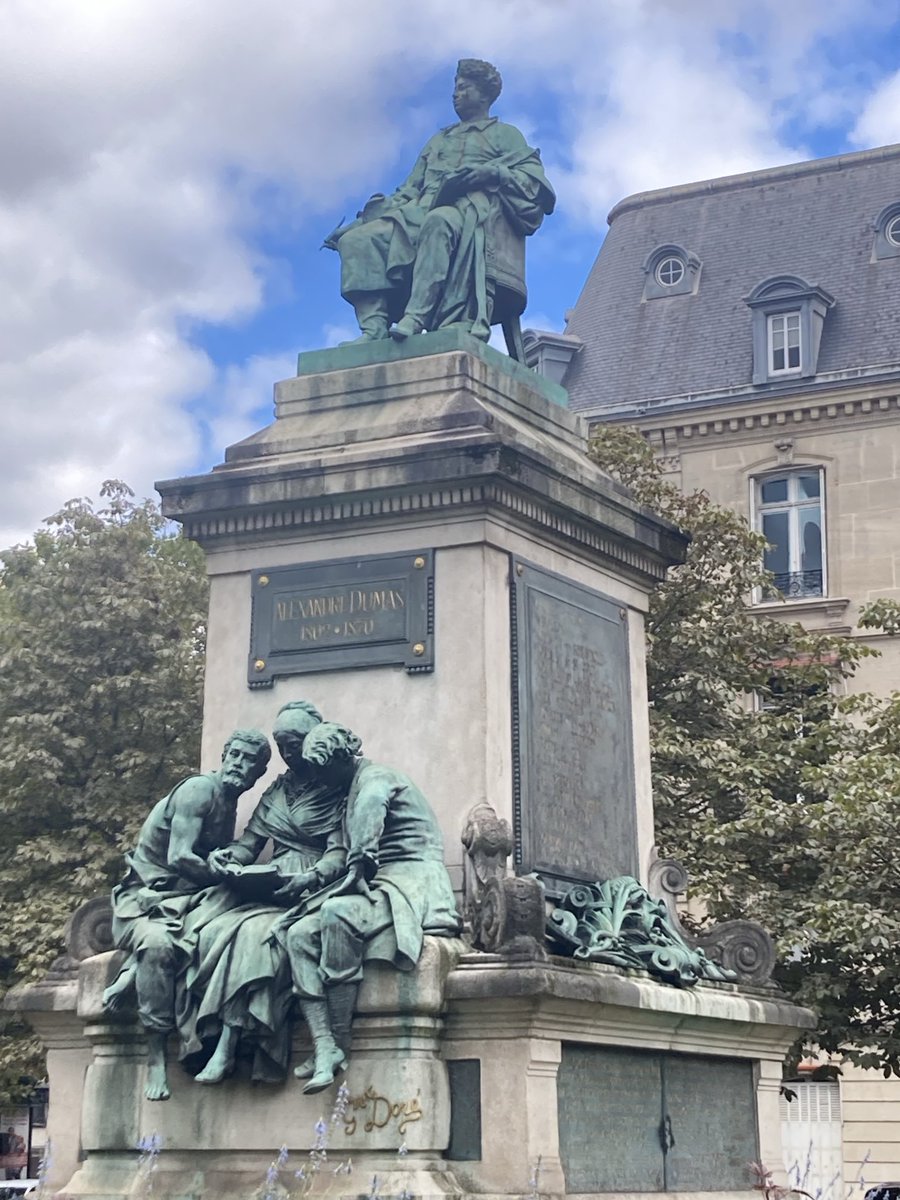 ScienceInfused's tweet photo. La Rédac avait écarté l’idée d’une critique cinéma Le Comte de Monte Cristo en raison d’une couverture médiatique déjà prolifique

Cette photo de notre reporter Victor ce matin a convaincu notre critique ciné de s’y coller.
Sous un angle original, Science infused oblige https://t.co/XdbH9M4cJz