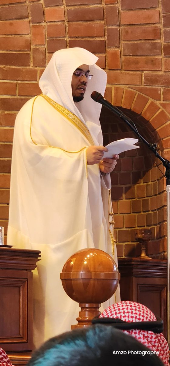 HaramainInfo's tweet image. Sheikh Yasser Dosary delivering the Khutbah in South Africa