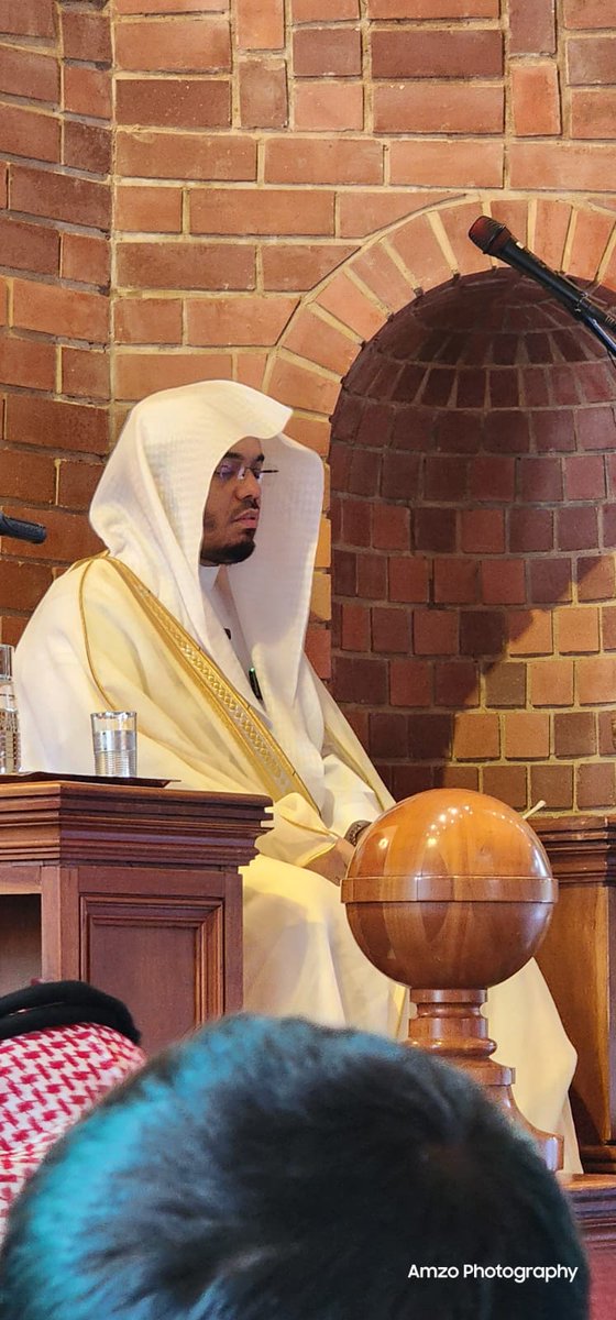 HaramainInfo's tweet image. Sheikh Yasser Dosary delivering the Khutbah in South Africa