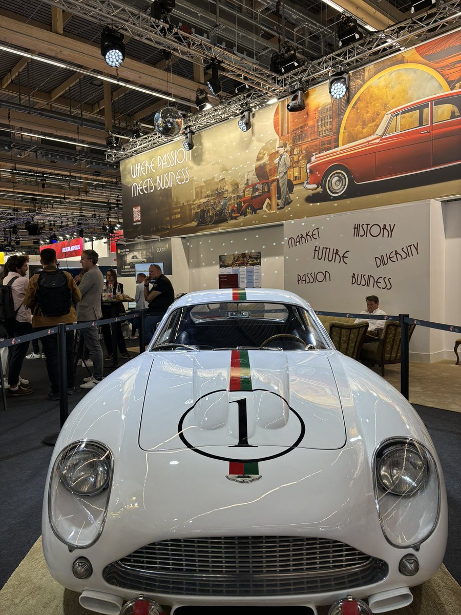 🏁 Calling all classic car pros and enthusiasts! 🏁  
In Hall 11.1, you'll find a dedicated space to connect with international peers and dive into the latest trends.